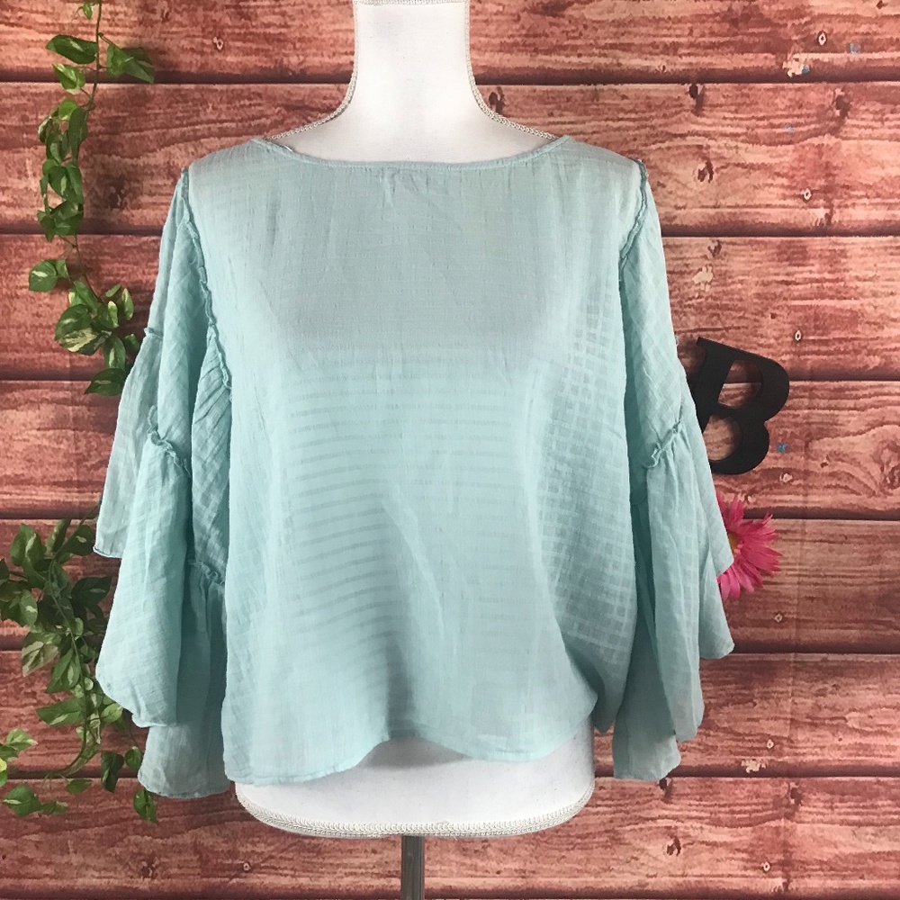 Vince Camuto Blouse Top size Large Blue Textured Plaid Ruffle Angel Sleeves Boho